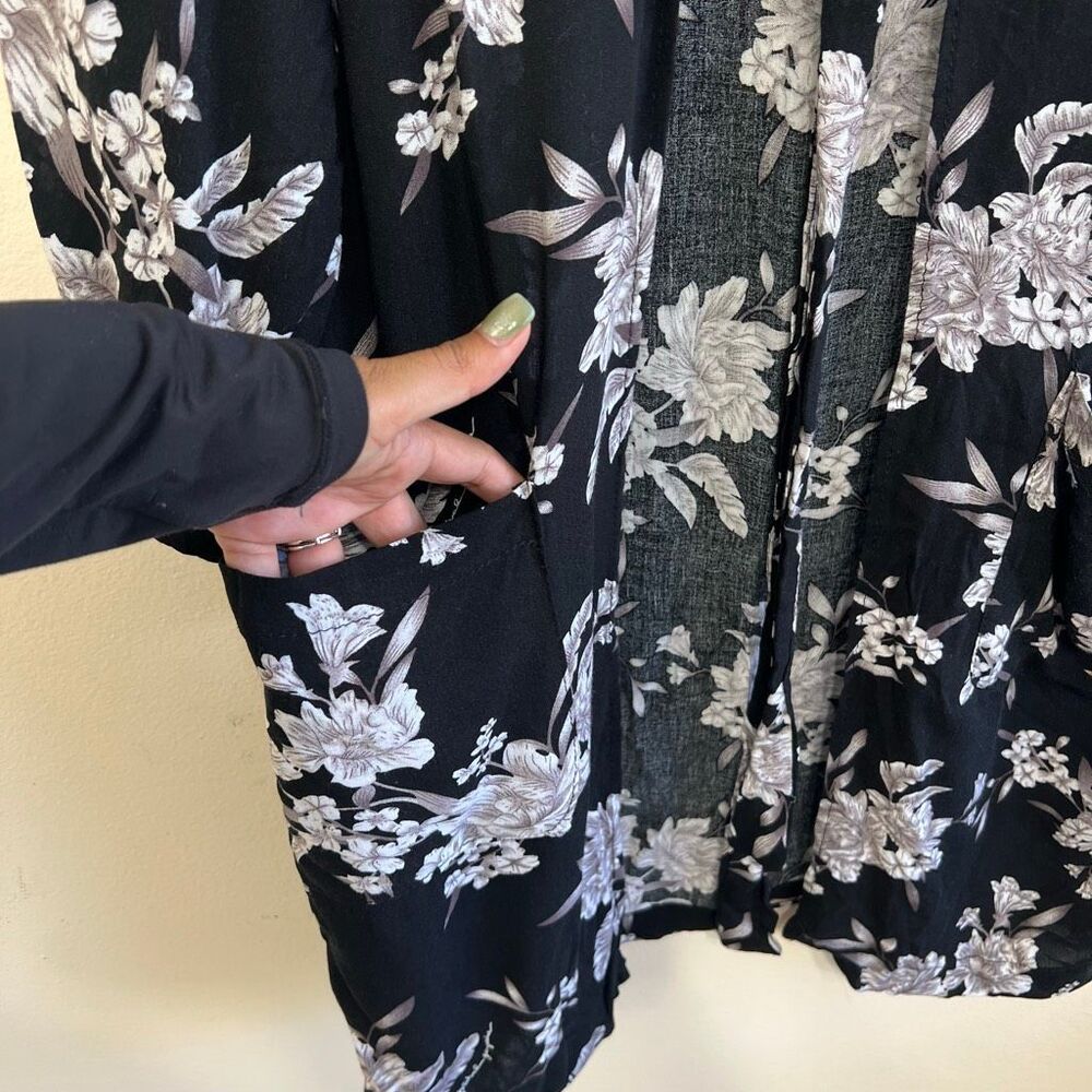Spiritual Gangster Womens Floral Rayon Tie Front Maya Kimono Robe Black OS - Picture 2 of 7